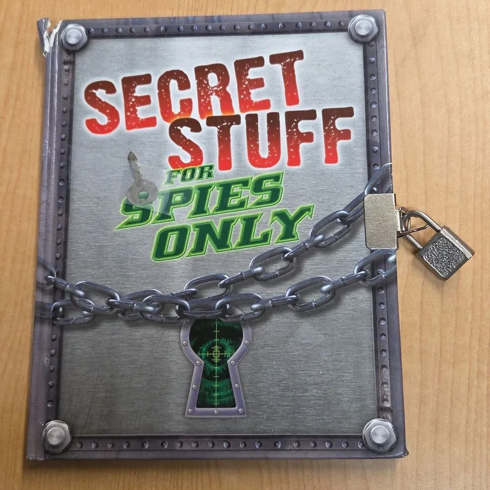 3 Spy‎ Books